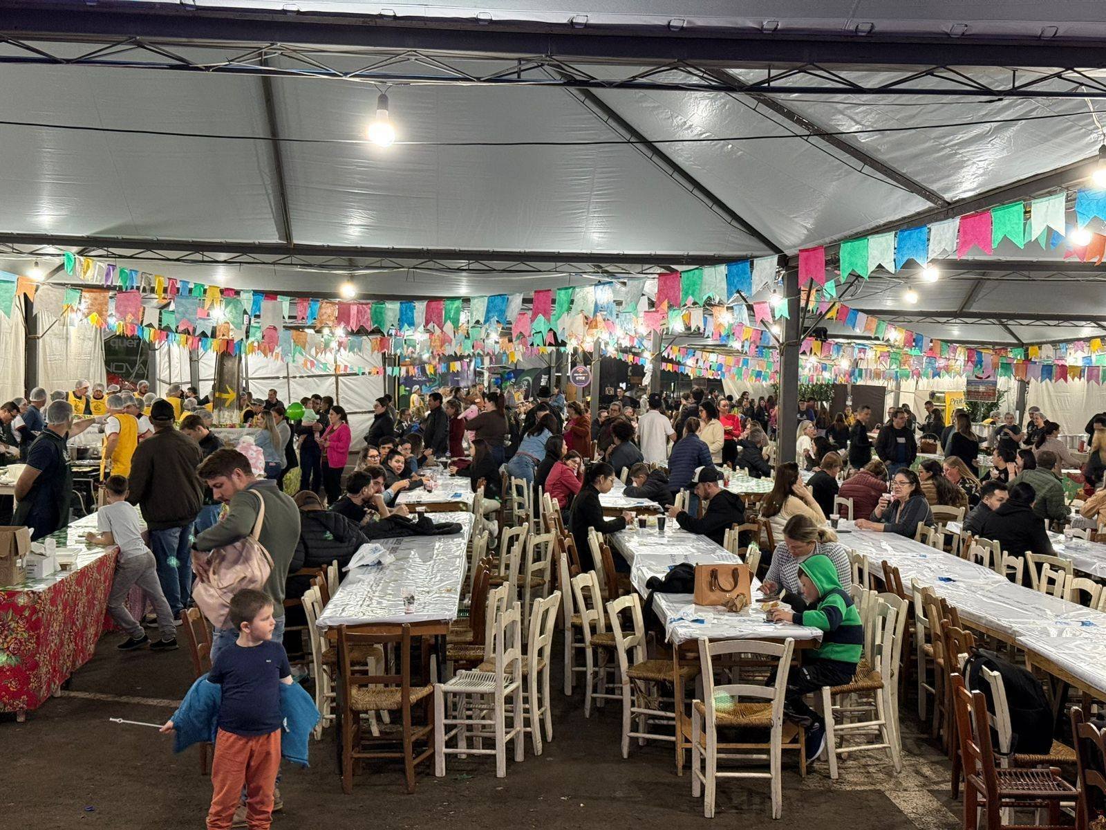 Unisep participa da tradicional Trezena e Quermesse de Santo Antônio em Dois Vizinhos