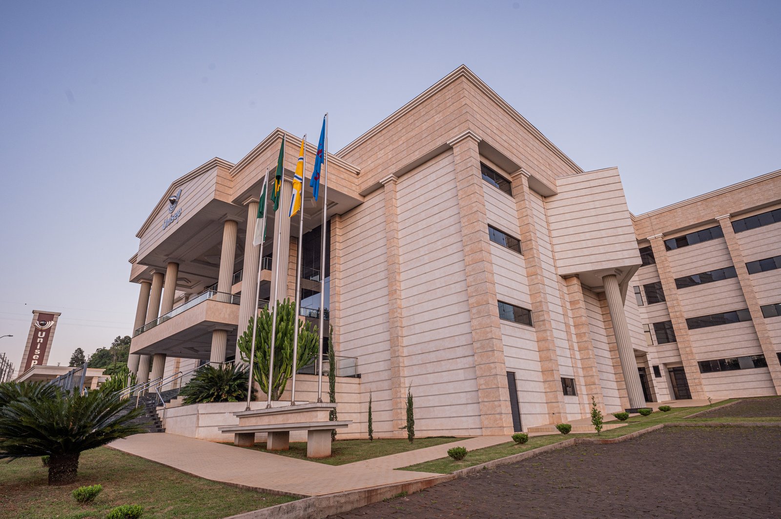 Unisep e Prefeitura de Francisco Beltrão firmam parceria que garantem bolsas de estudo com 50% de desconto