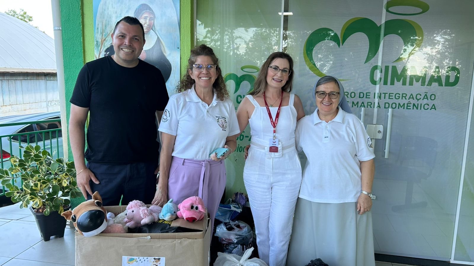 Curso de Odontologia da Unisep promove campanha solidária e doa roupas e brinquedos ao CIMMAD