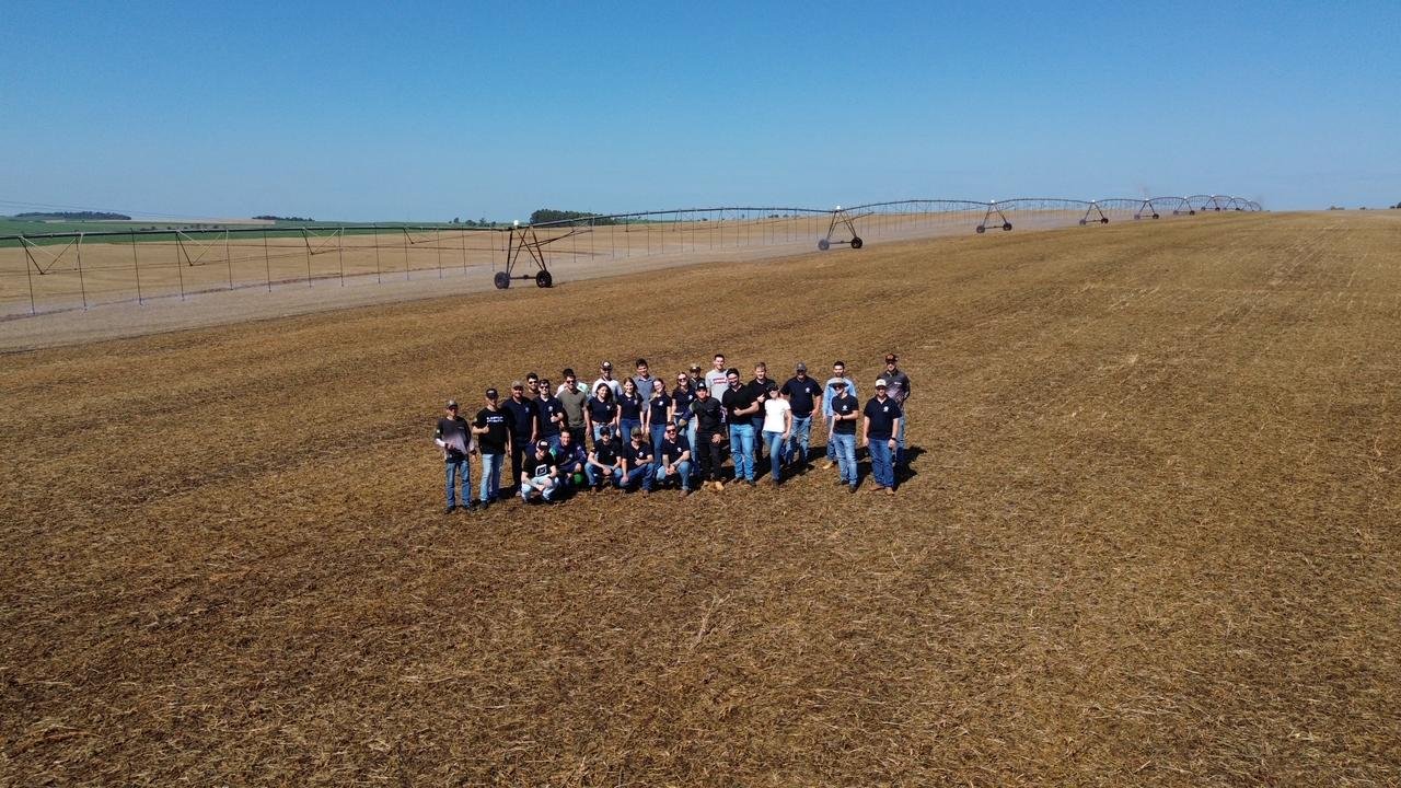 Visita técnica conecta acadêmicos da Unisep com tecnologias de irrigação no campo