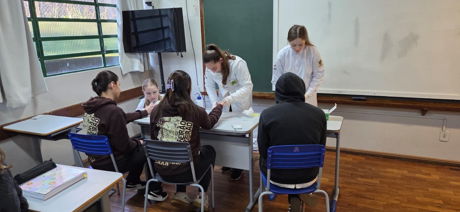 Cursos de saúde da Unisep realizam atividades de extensão em escolas da região